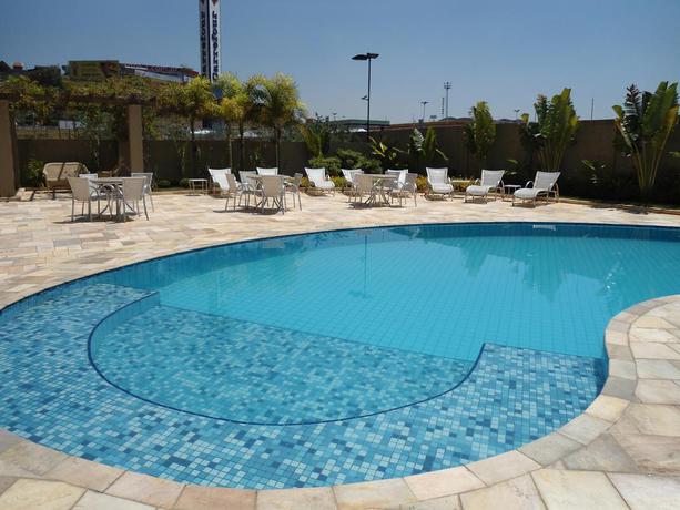 Imagen de la piscina del Hotel Quality Jundiai. Foto 12