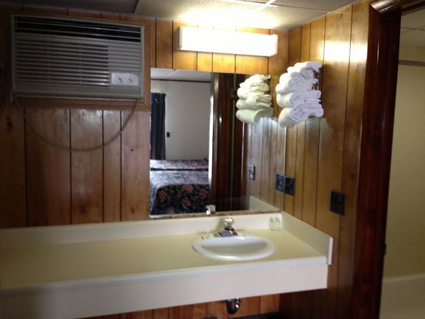 Imagen de la habitación del Hotel Quality Lodge. Foto 6