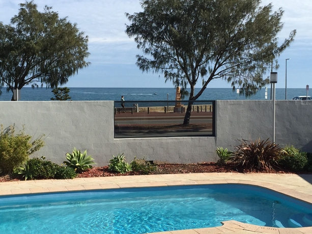 Imagen de la piscina del Hotel Quality Resort Sorrento Beach. Foto 16