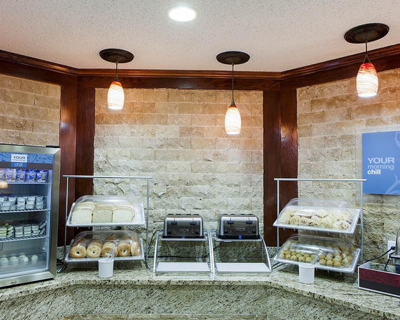 Imagen general del Hotel Quality Suites Addison - Dallas. Foto 2