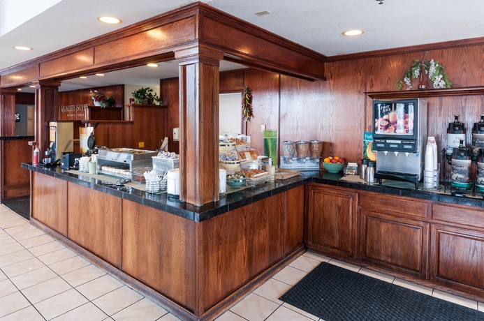 Imagen del bar/restaurante del Hotel Quality Suites Albuquerque Airport. Foto 4