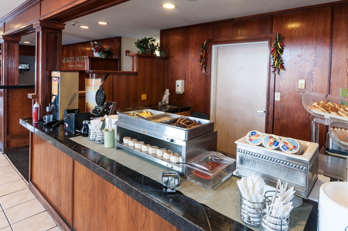 Imagen del bar/restaurante del Hotel Quality Suites Albuquerque Airport. Foto 5