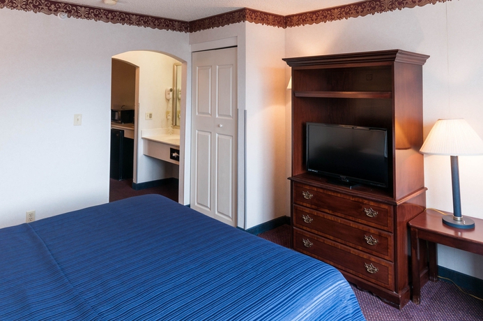 Imagen de la habitación del Hotel Quality Suites Albuquerque Airport. Foto 7