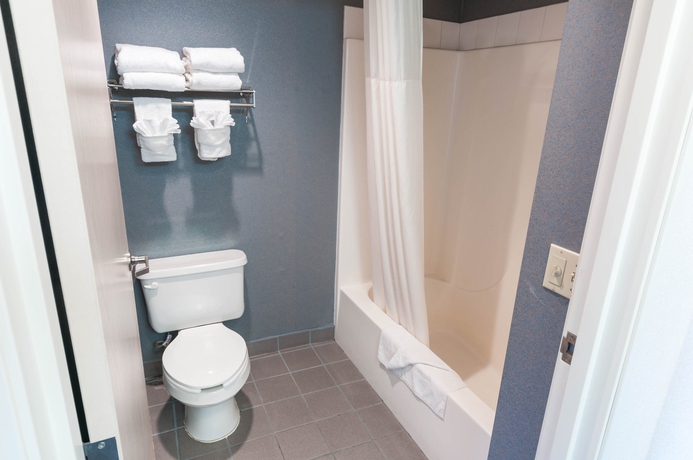 Imagen de la habitación del Hotel Quality Suites Albuquerque Airport. Foto 9