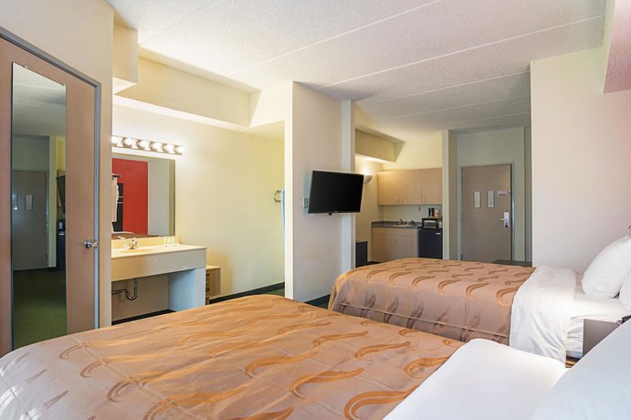 Imagen de la habitación del Hotel Quality Suites Atlanta Airport East. Foto 2