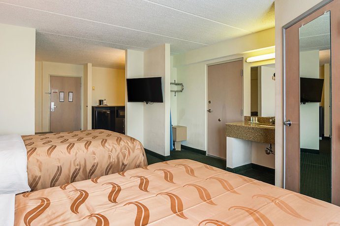 Imagen de la habitación del Hotel Quality Suites Atlanta Airport East. Foto 4