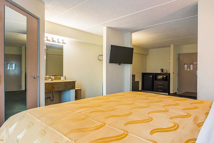 Imagen de la habitación del Hotel Quality Suites Atlanta Airport East. Foto 11