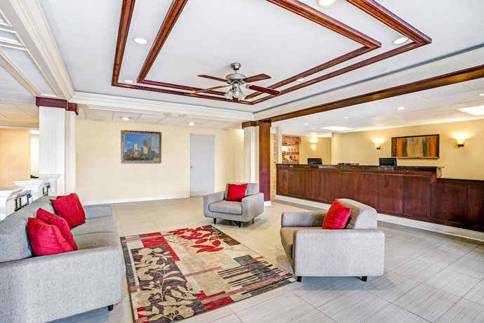 Imagen de los interiores del Hotel Quality Suites Atlanta Airport East. Foto 19