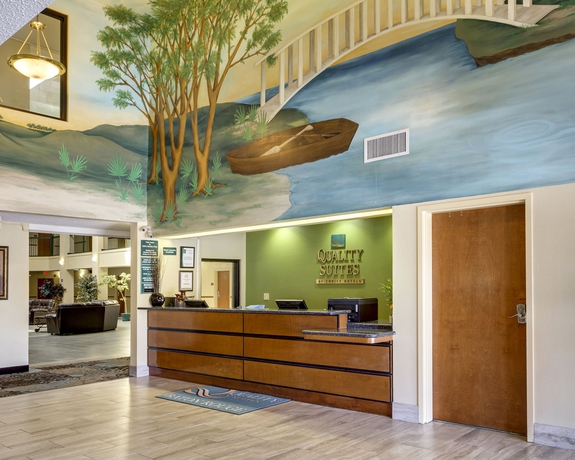 Imagen de los interiores del Hotel Quality Suites Baton Rouge East - Denham Springs. Foto 11