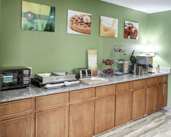 Imagen del bar/restaurante del Hotel Quality Suites Baton Rouge East - Denham Springs. Foto 3