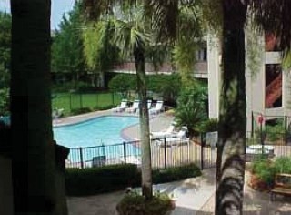 Imagen de la piscina del Hotel Quality Suites Bluebonnet Center. Foto 3