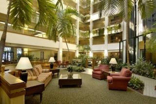 Imagen de los interiores del Hotel Quality Suites Convention Center. Foto 5