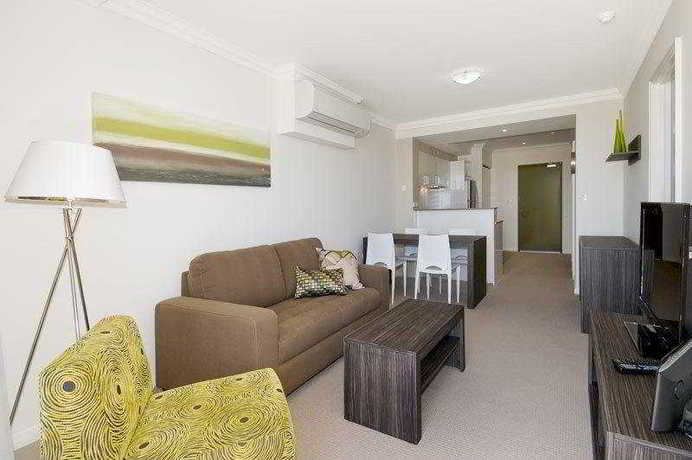 Imagen de la habitación del Hotel Quality Suites Crest Mandurah. Foto 6