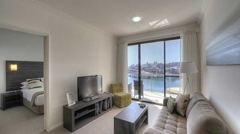Imagen de la habitación del Hotel Quality Suites Crest Mandurah. Foto 9