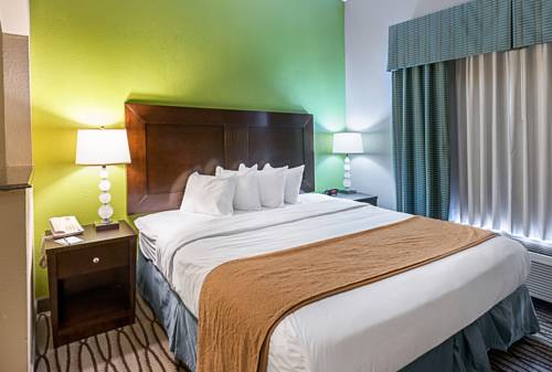 Imagen de la habitación del Hotel Quality Suites. Foto 4