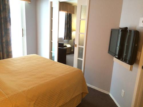 Imagen de la habitación del Hotel Quality Suites. Foto 3