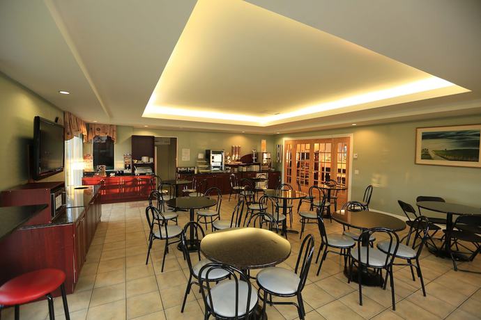 Imagen de la habitación del Hotel Quality Suites. Foto 9