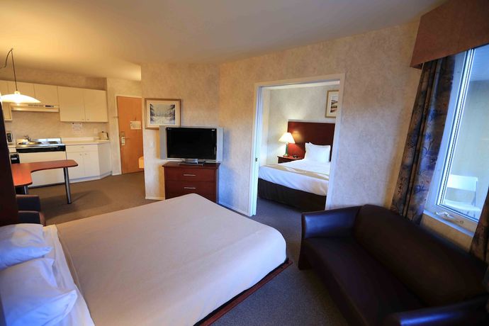 Imagen de la habitación del Hotel Quality Suites. Foto 10