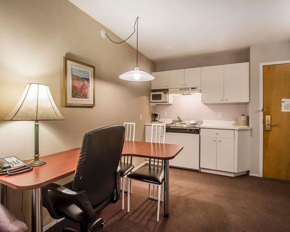 Imagen de la habitación del Hotel Quality Suites. Foto 11