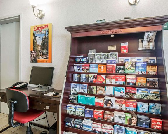 Imagen de los interiores del Hotel Quality Suites. Foto 19