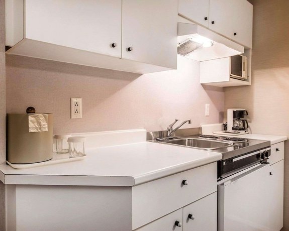 Imagen de la habitación del Hotel Quality Suites. Foto 15