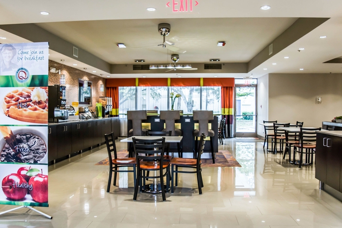 Imagen del bar/restaurante del Hotel Quality Suites Fort Myers - I-75. Foto 3