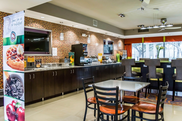 Imagen del bar/restaurante del Hotel Quality Suites Fort Myers - I-75. Foto 4