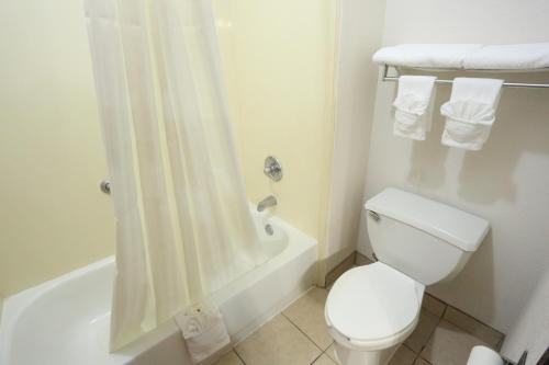 Imagen de la habitación del Hotel Quality Suites, Ft Worth Burleson. Foto 6