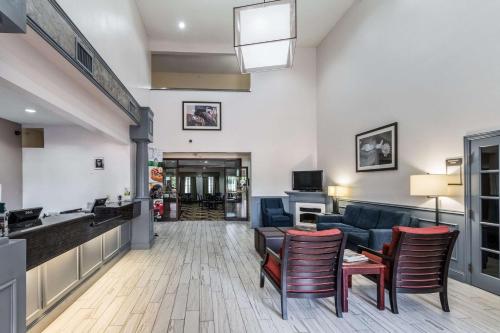 Imagen general del Hotel Quality Suites, Ft Worth Burleson. Foto 4
