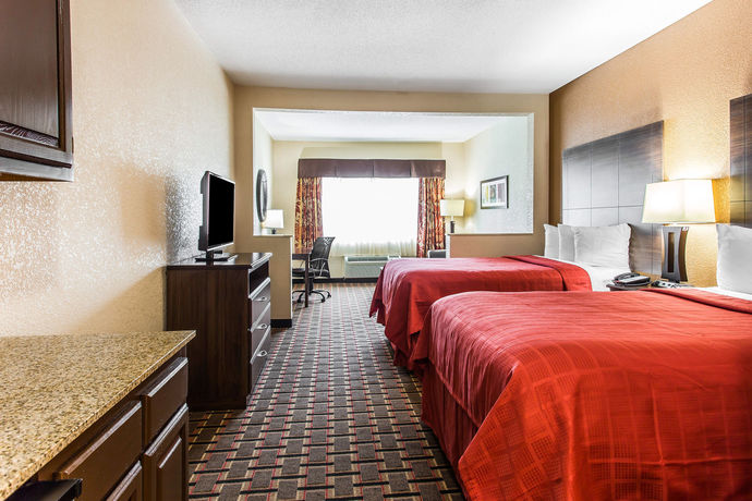 Imagen de la piscina del Hotel Quality Suites, Hickory. Foto 15
