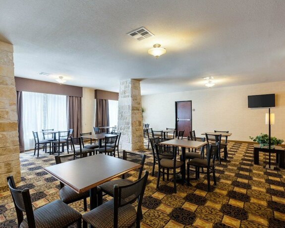 Imagen del bar/restaurante del Hotel Quality Suites, Huntsville . Foto 12