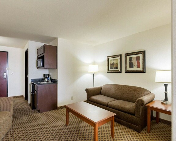 Imagen de la habitación del Hotel Quality Suites, Huntsville . Foto 15