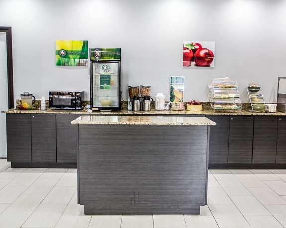 Imagen del bar/restaurante del Hotel Quality Suites I-44. Foto 6