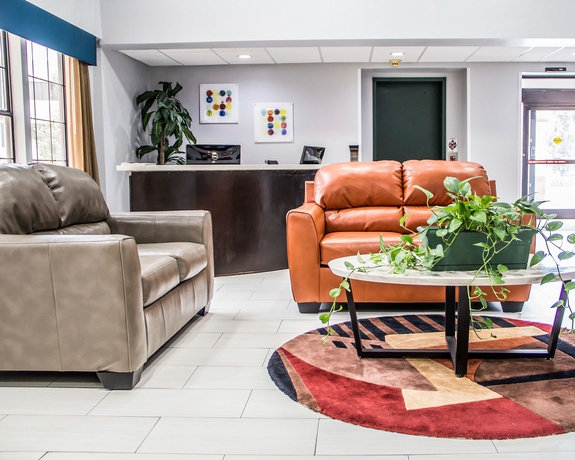 Imagen de los interiores del Hotel Quality Suites I-44. Foto 15