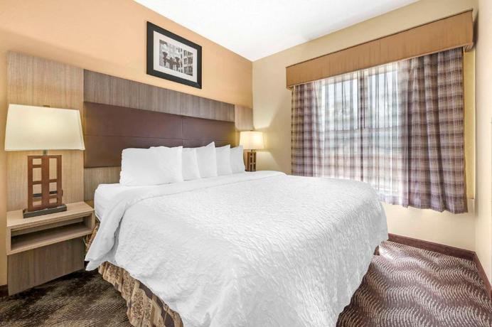 Imagen general del Hotel Quality Suites Indianapolis. Foto 9