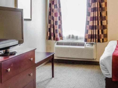 Imagen general del Hotel Quality Suites Jeffersonville - Louisville North. Foto 3