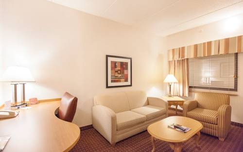 Imagen de la habitación del Hotel Quality Suites - Lansing. Foto 2