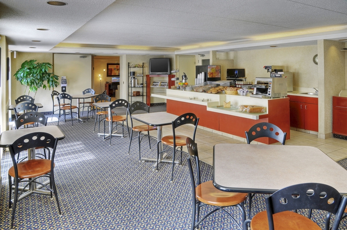 Imagen del bar/restaurante del Hotel Quality Suites London. Foto 4