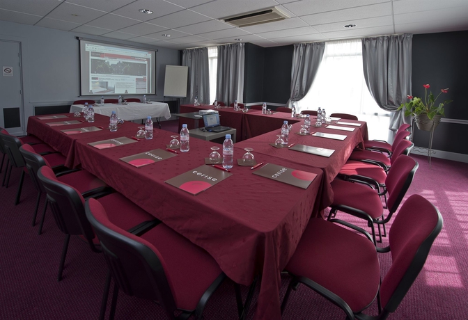 Imagen de los interiores del Hotel Quality Suites Maisons Laffitte Paris Ouest. Foto 14