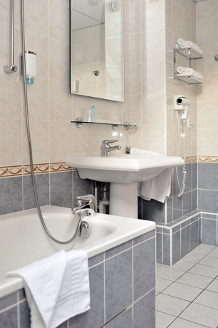 Imagen de la habitación del Hotel Quality Suites Maisons Laffitte Paris Ouest. Foto 12