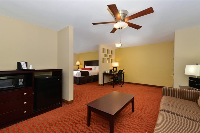 Imagen de los interiores del Hotel Quality Suites Nashville Airport. Foto 11