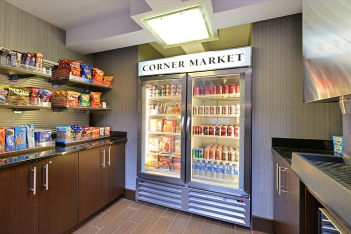 Imagen de los interiores del Hotel Quality Suites Nashville Airport. Foto 15