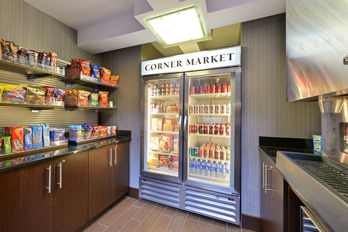 Imagen de los interiores del Hotel Quality Suites Nashville Airport. Foto 16