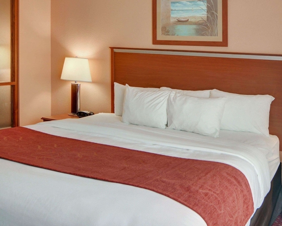 Imagen de la habitación del Hotel Quality Suites Near Cedar Creek Lake. Foto 2