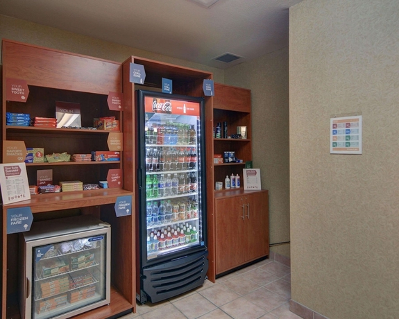 Imagen de los interiores del Hotel Quality Suites Near Cedar Creek Lake. Foto 14