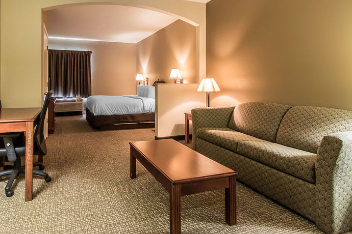 Imagen de la habitación del Hotel Quality Suites New Iberia. Foto 1