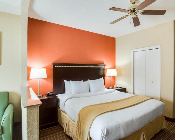 Imagen de la habitación del Hotel Quality Suites North. Foto 3