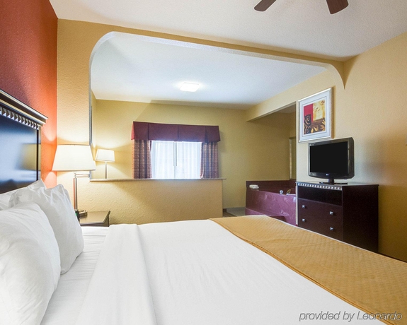 Imagen de la habitación del Hotel Quality Suites North. Foto 8