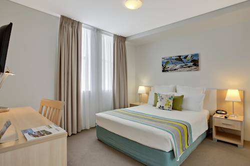 Imagen de la habitación del Hotel Quality Suites Pioneer Sands. Foto 3