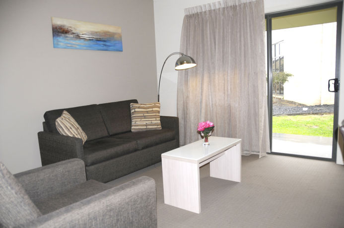 Imagen de los interiores del Hotel Quality Suites Point Cook Seasons 5. Foto 14